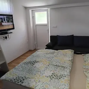 https://rooms-apartments-murgle-ljubljana.hotels-in-ljubljana.com